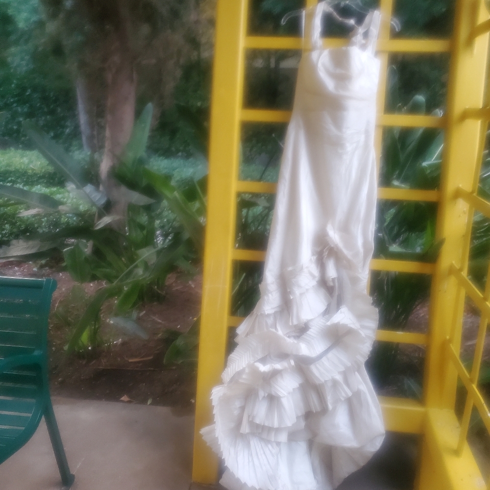 Vera Wang Bridal Claudette Halter Wedding Dress Bubble Hem Gown sz 8 6 Hi & Low